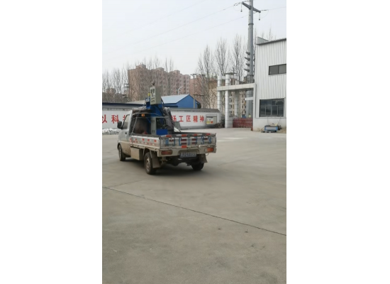 等壓門窗接角機